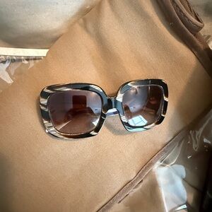 Dolce & Gabbana Tortoiseshell Square Sunglasses with Brown Gradient Lenses